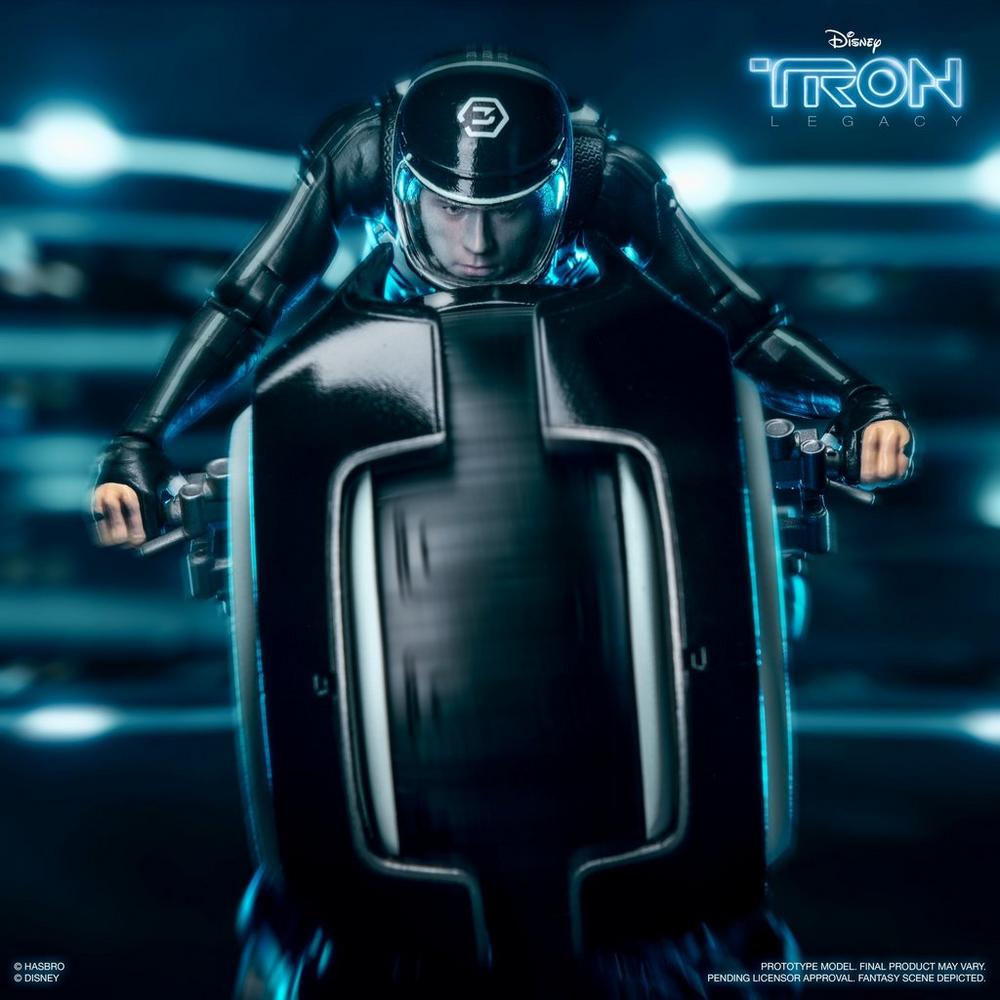 Tron: Legacy Light Cycle Power Pack with 6" Sam Flynn